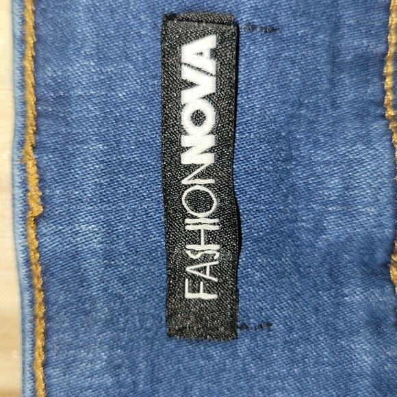 Fashion Nova Booty Lifting Jeans NWOT - Picture 5 of 13